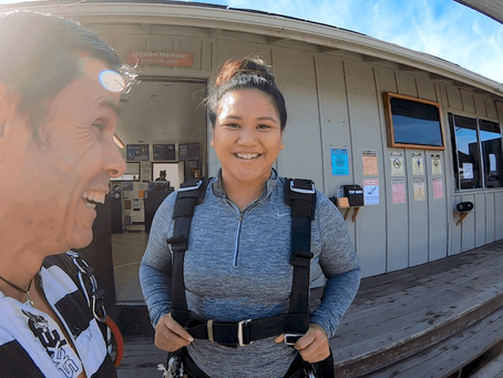 Complete Guide on What to Wear Skydiving